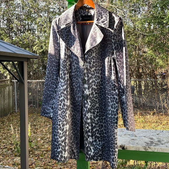 Tahari  animal print trench coat. - Picture 6 of 7